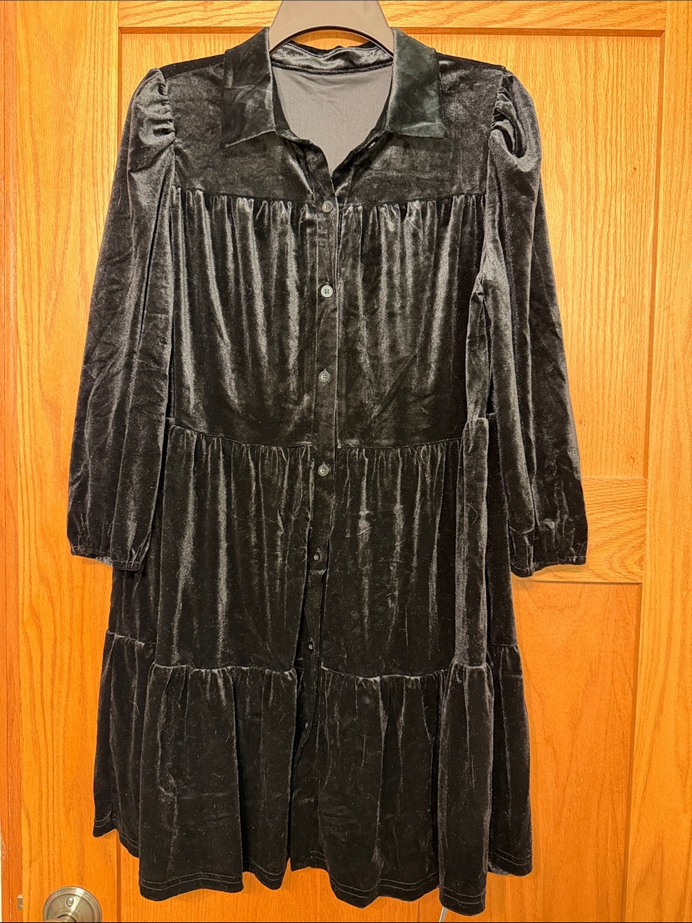 Cupshe Black Velvet Tiered Button-Front Long Sleeve Dress